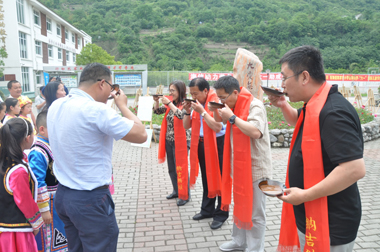 健力源集團心系助學，情暖北川