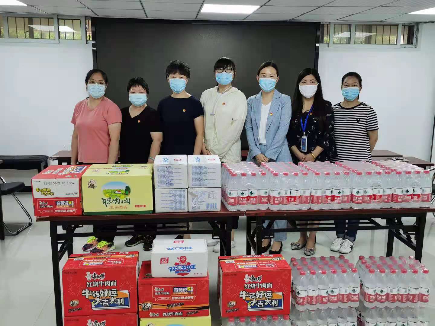 健力源北京公司黨支部參加“助力社區(qū)，同心抗疫”志愿活動